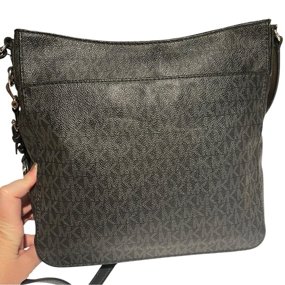 Michael Kors jet set messenger travel bag crossbody or shoulder bag MK logo - Picture 3 of 12